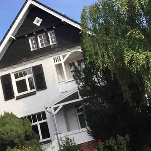 Apartment Gemütliche 4ZKB im grünen Herzen Lübecks, Lübeck