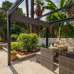 https://villa-clara-lovran.in-istria.net